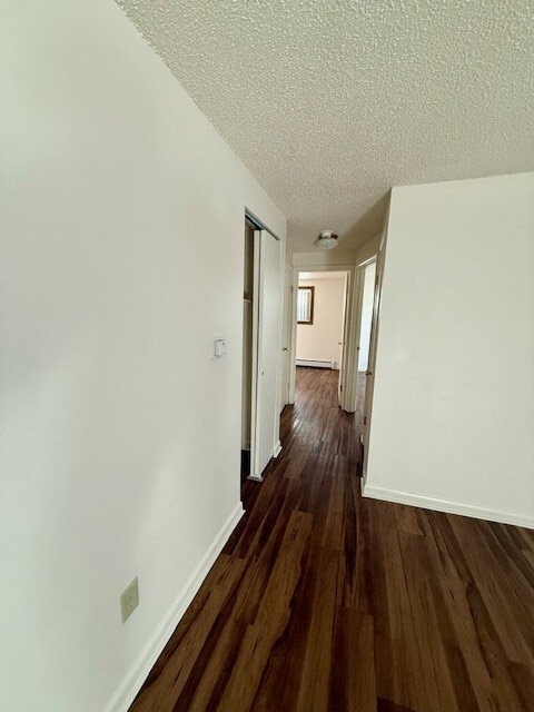 Building Photo - Cottonwood Apartments