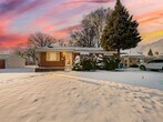 Foto principal - Welcome to this beautiful 3 bedroom, 2 bat...