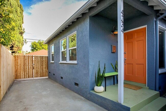 Building Photo - 4232 Verdugo Rd