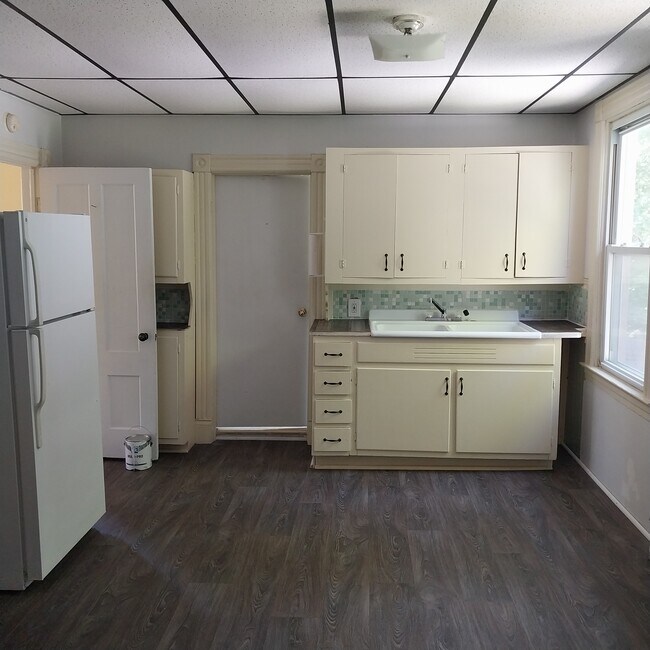 Building Photo - 1461 CT-85