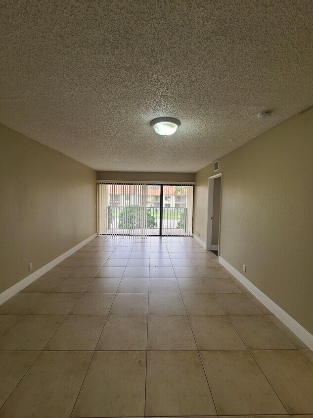 Foto principal - 1447 Lake Crystal Dr