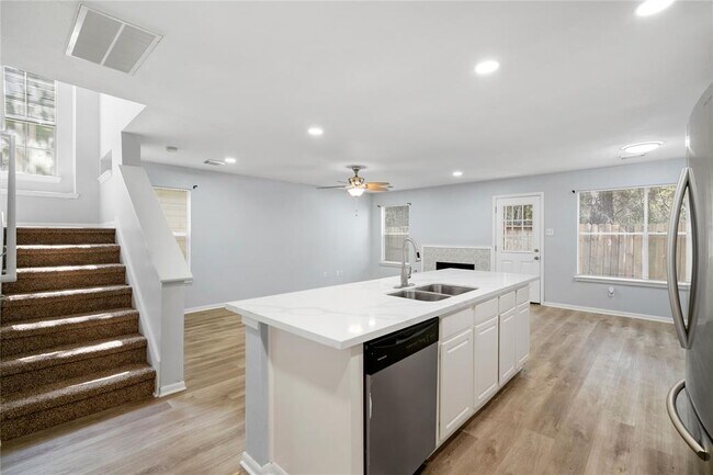 Building Photo - 38 N Walden Elms Cir