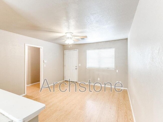 Photo - 501 S Santa Fe Dr House