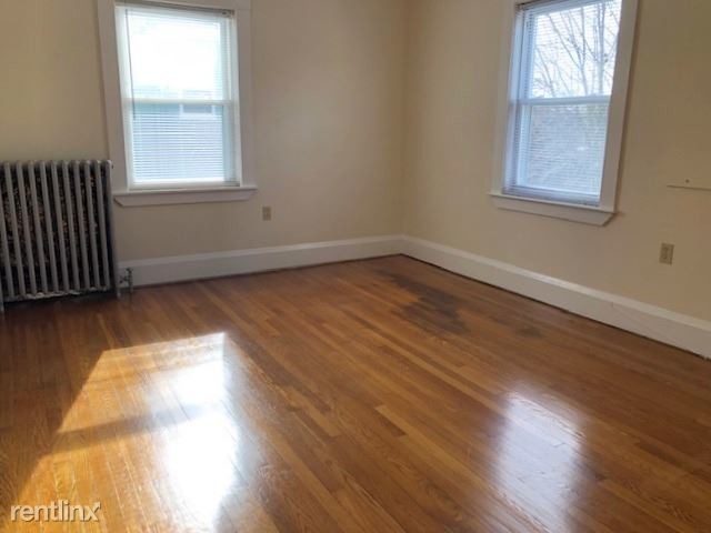 Building Photo - 2 br, 1 bath  - 16 Maple St