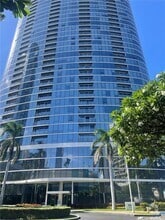 Building Photo - 1296 Kapiolani Blvd