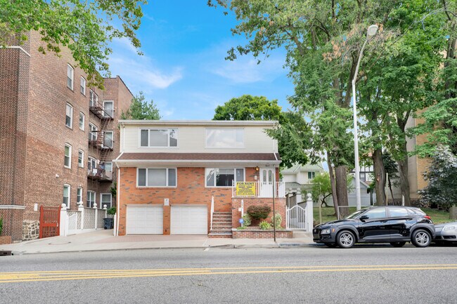 7417 - 7417 Boulevard East
