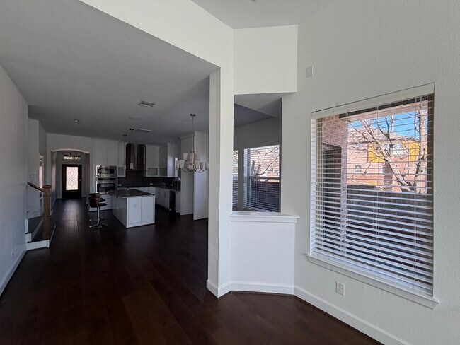 Foto del edificio - 1115 Sunset Ln