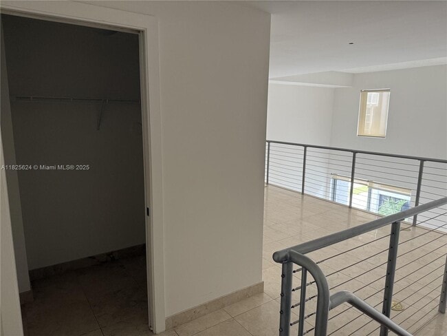Building Photo - 1060 Brickell Ave