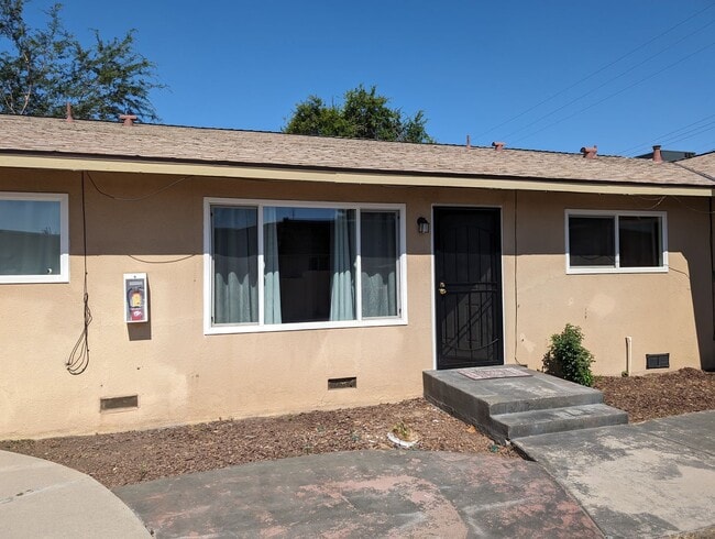 Foto del edificio - University Triplex