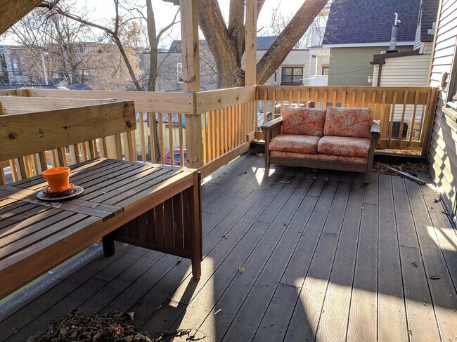 Foto del edificio - 823 E Johnson St