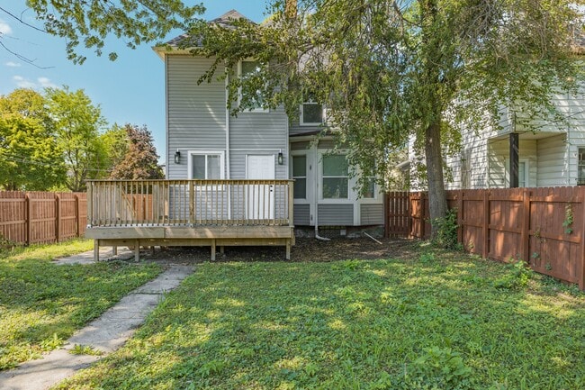 Building Photo - 3736 Iroquois St