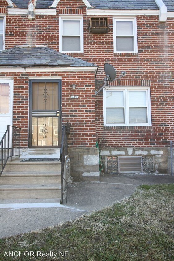 Foto principal - 7049 Large St