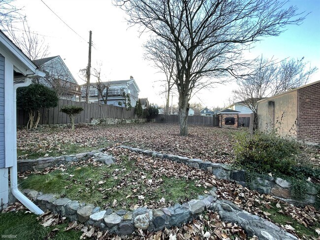 Building Photo - 6 br, 2 bath House - 710 S Main St