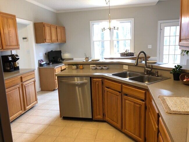 Building Photo - 5264 Fairmead Cir