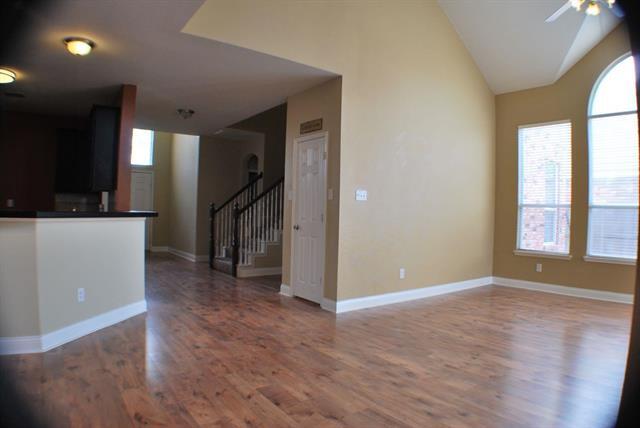 Foto del edificio - 5816 White Pine Dr