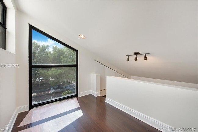 Building Photo - 2998 Virginia St