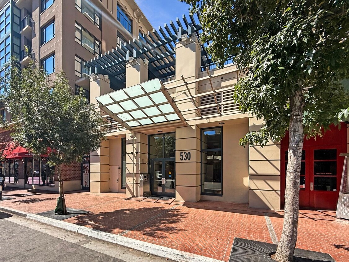 Primary Photo - Modern Downtown Condo – 2BR/1BA in the Hea...