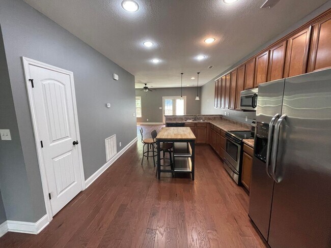 Foto del edificio - 7127 Deer Springs Way