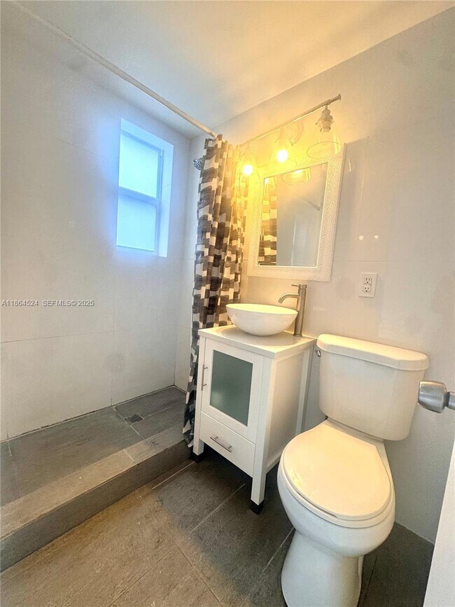 Foto del edificio - 6310 SW 79th St