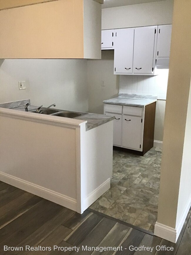Building Photo - 100 Briarhaven Dr