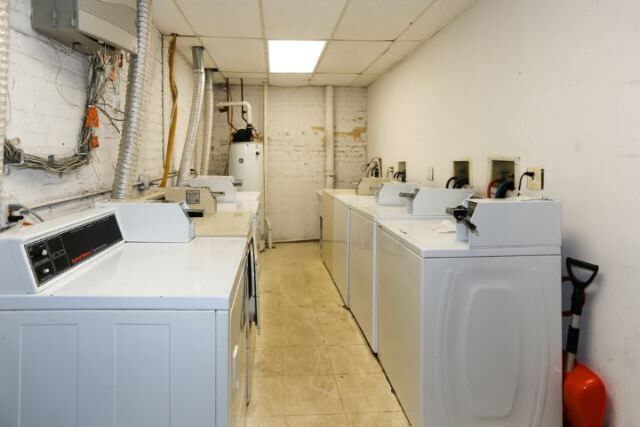 Foto del edificio - 909 W Dakin St