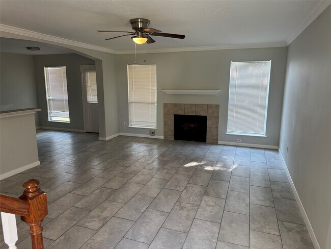 Building Photo - 18131 Beaverdell Dr