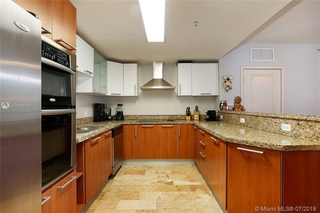 Building Photo - 170 SE 14th St