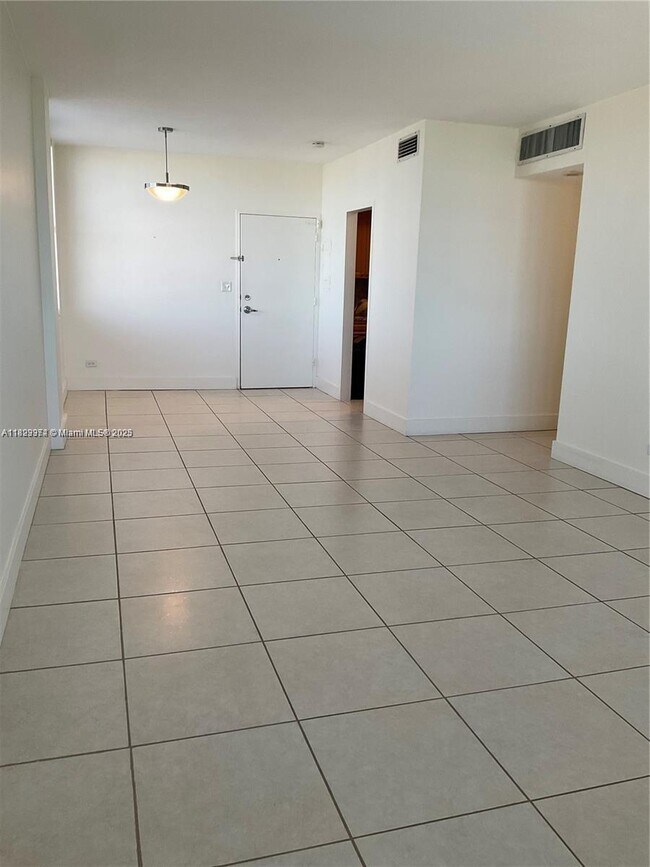 Foto del edificio - 7441 Wayne Ave