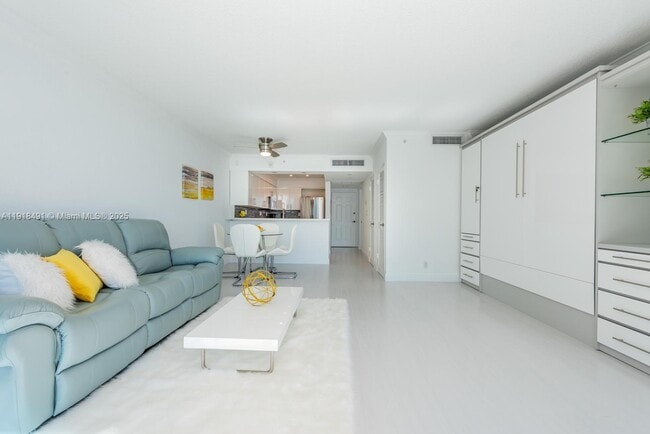 Foto del edificio - 2501 S Ocean Dr