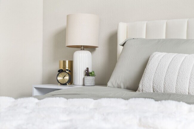 Foto del edificio - 1 Bedroom / 1 Bath - 3rd Floor