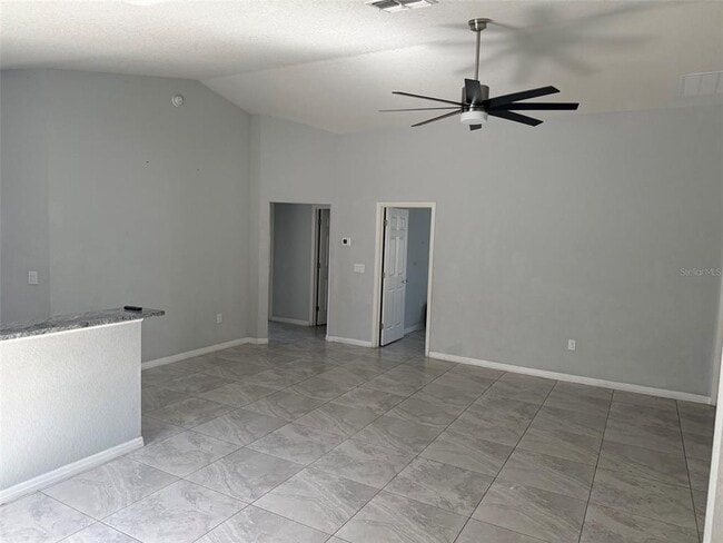 Building Photo - 2671 Sanderling St