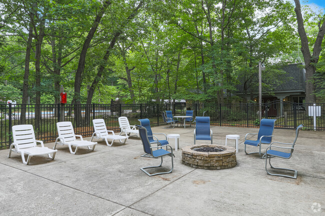 Patio - The Courts and Royal Oaks Apartments LLC