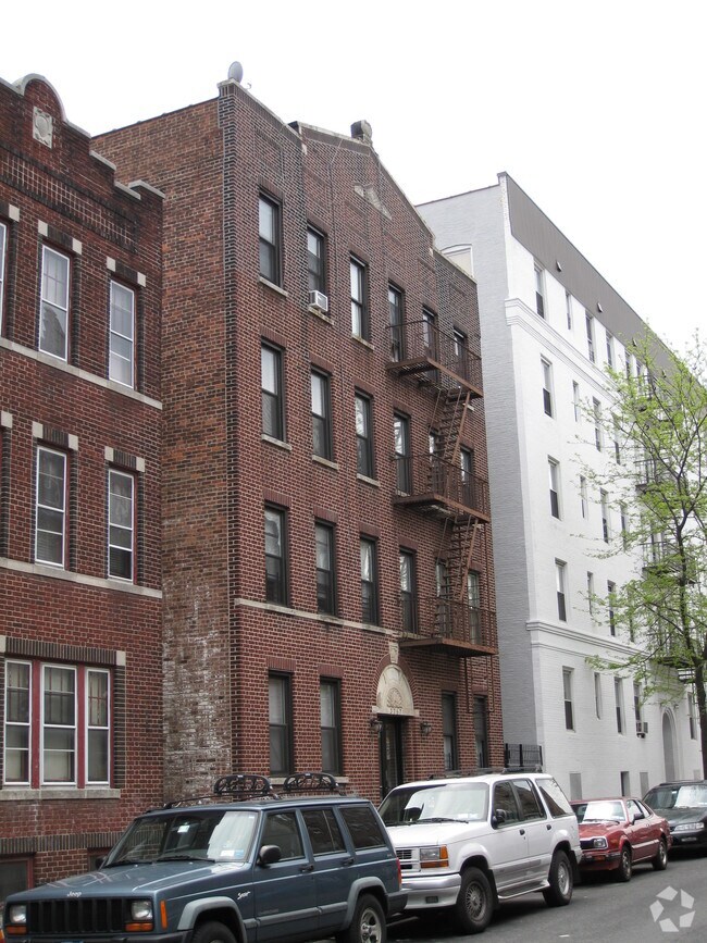 Building Photo - 37-67 64th St