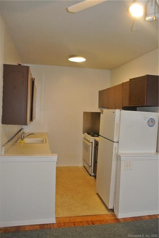 Building Photo - 324 Strawberry Hill Ave