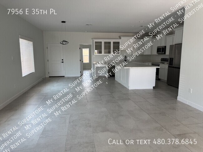 Foto del edificio - 7956 E 35th Pl