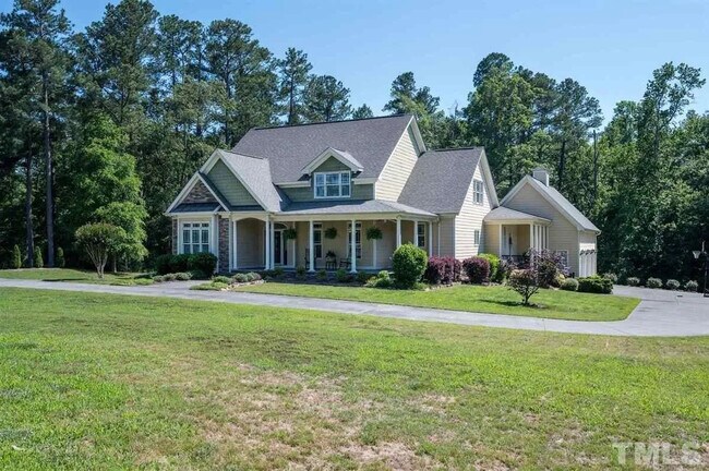 Foto del edificio - Room in House on Raven Wood Dr