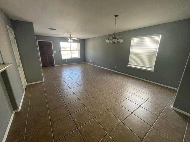 Building Photo - 5724 Saluki Dr