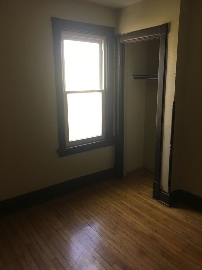 Foto del edificio - 3156-58 N 1st St