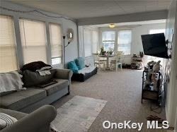 Foto del edificio - 69 Indiana Ave