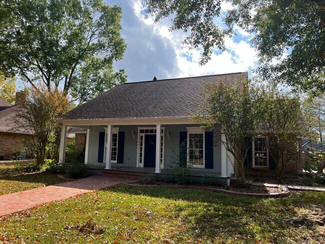 Foto del edificio - Large Single Family Home in Great Neighborhood