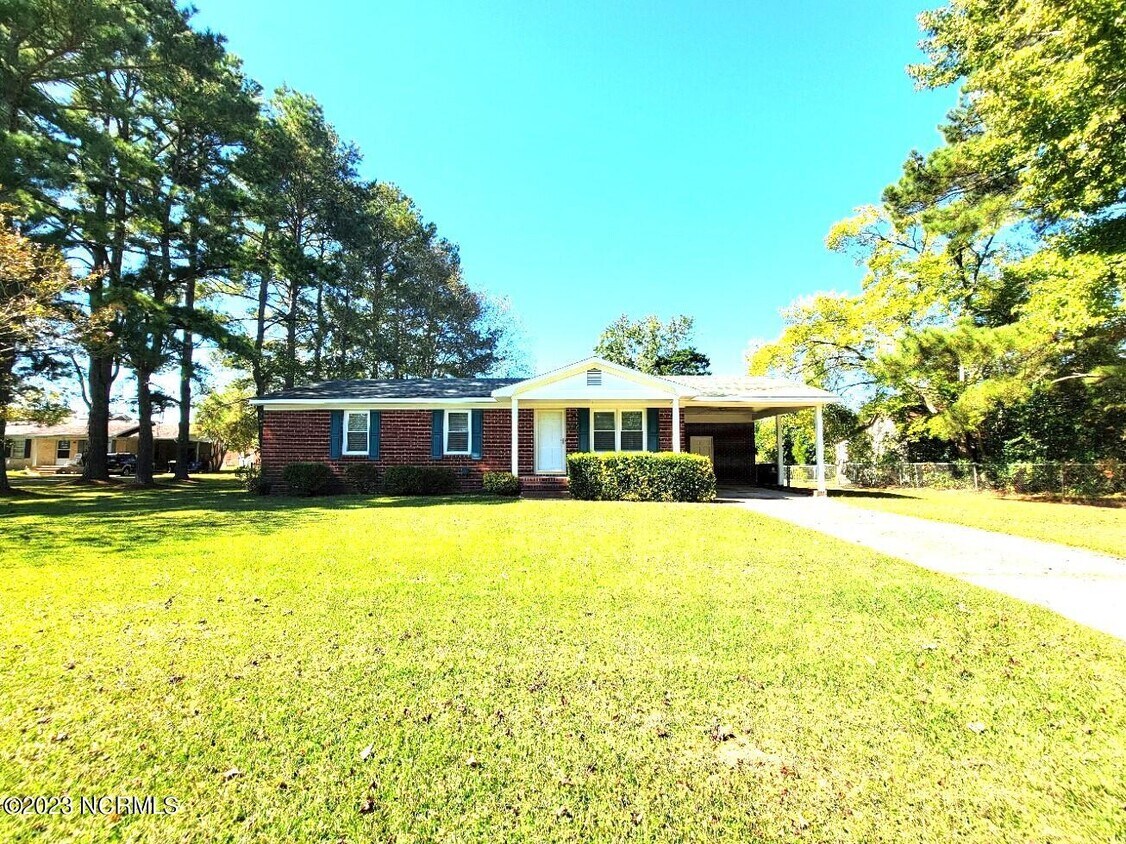 2516 Lynn Loop, Winterville, NC 28590 House Rental in Winterville, NC