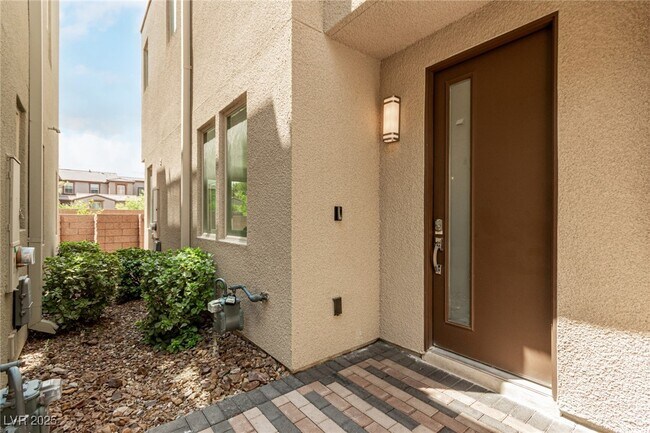 Building Photo - 11297 Gravitation Dr