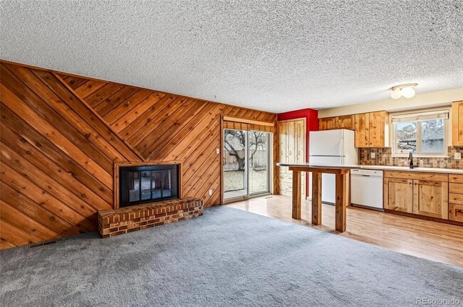 Building Photo - 631 Devinney Ct