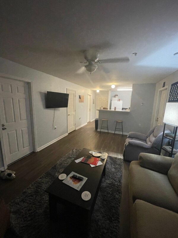 Building Photo - 121 University Village Dr