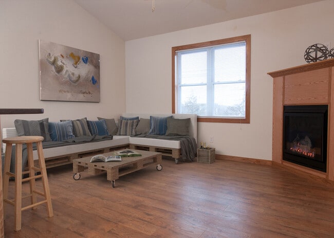 Foto del edificio - 481 Tracey Ln