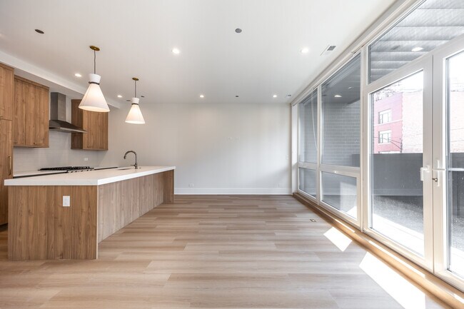 Foto del edificio - 1610 W Grand Ave