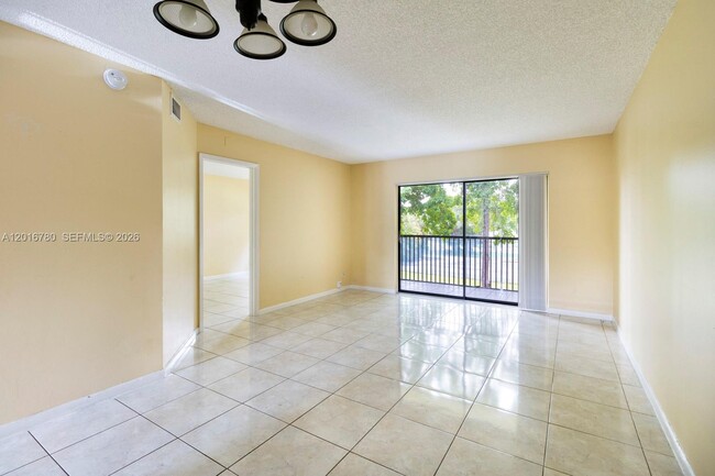 Foto del edificio - 9000 NW 28th Dr