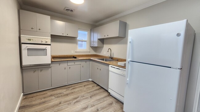 Building Photo - 465 Esplanade Ave