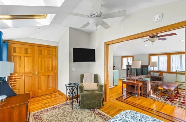 Foto del edificio - 56 Hillside Ave