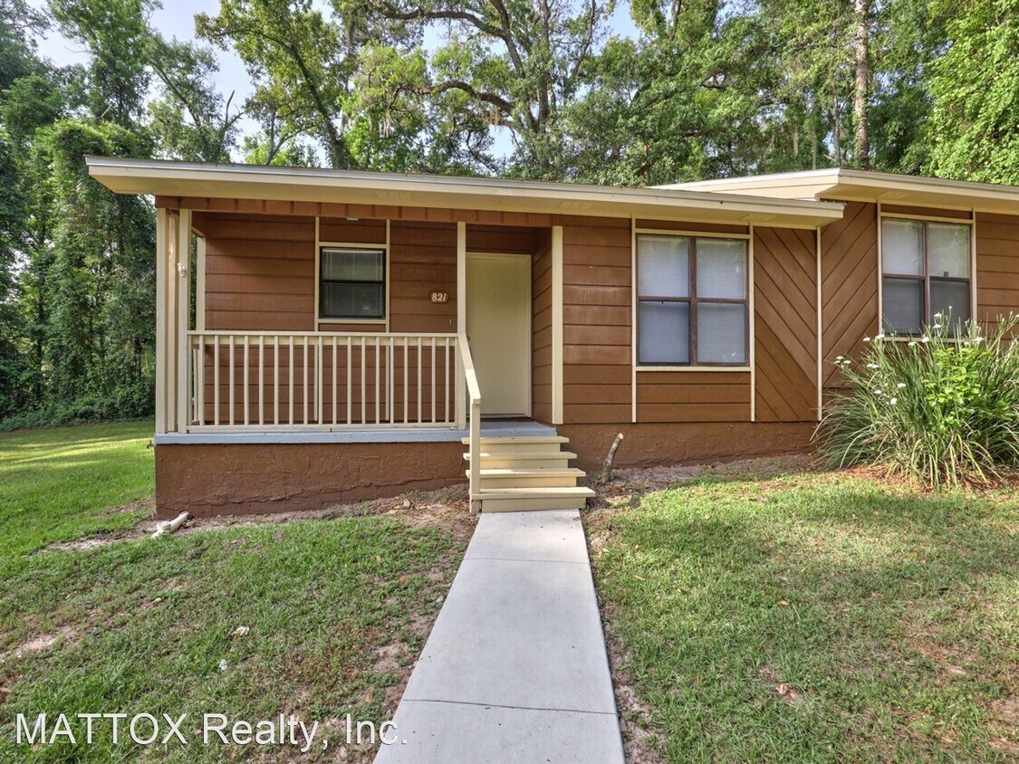 2 br, 1 bath House 821 Livingston Court House Rental in Tallahassee